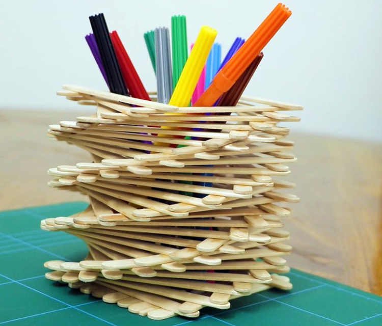 An Image Of Beautiful Pencil Holder Made By Icecream Sticks