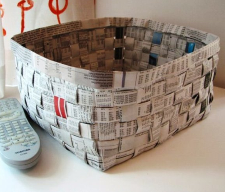 A Simple Basket For Things Holder made By Newspaper.