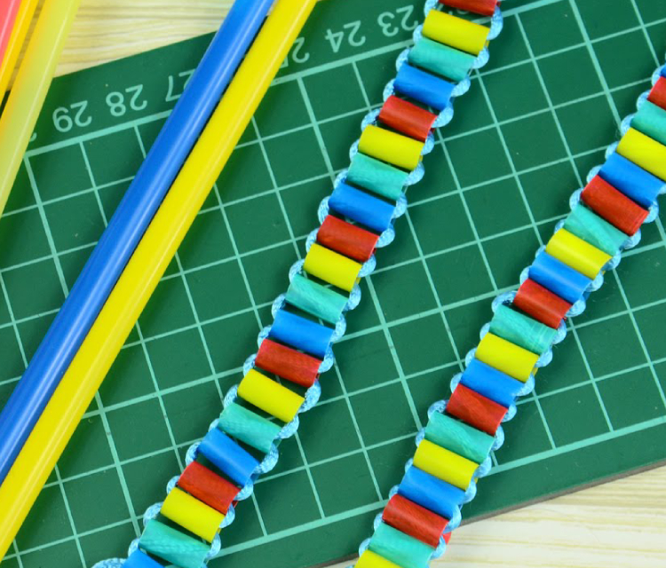 Braclet Made By Drinking Straws.